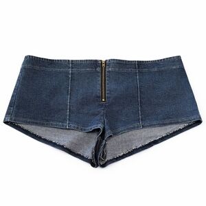 UO Silence + Noise Sabrina Denim
Micro Short